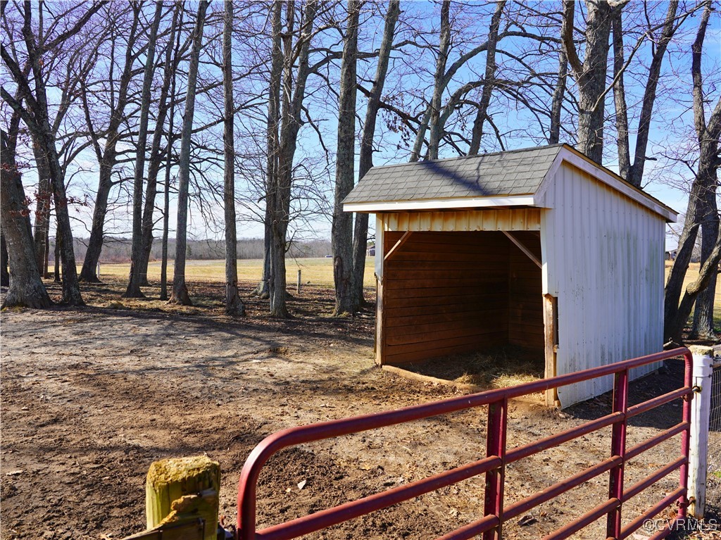 1211 Hunting Creek Road Nathalie, VA 24577 - Photo 46 of 50 Run-in stable/hay storage area