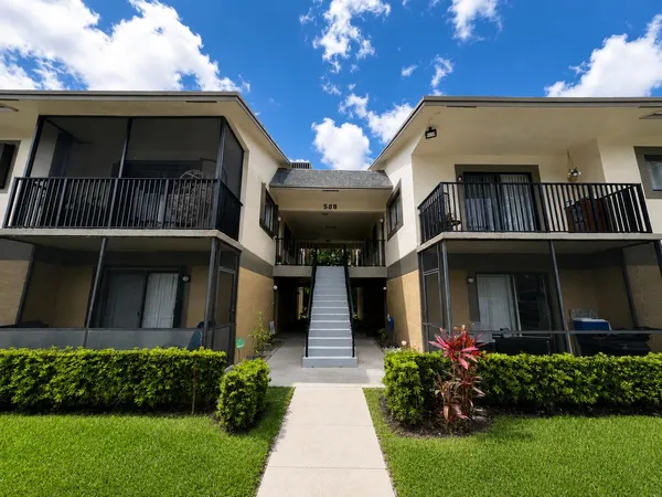 $2,200 | 588 Trace Circle, Unit 104, Deerfield Beach, FL 33441