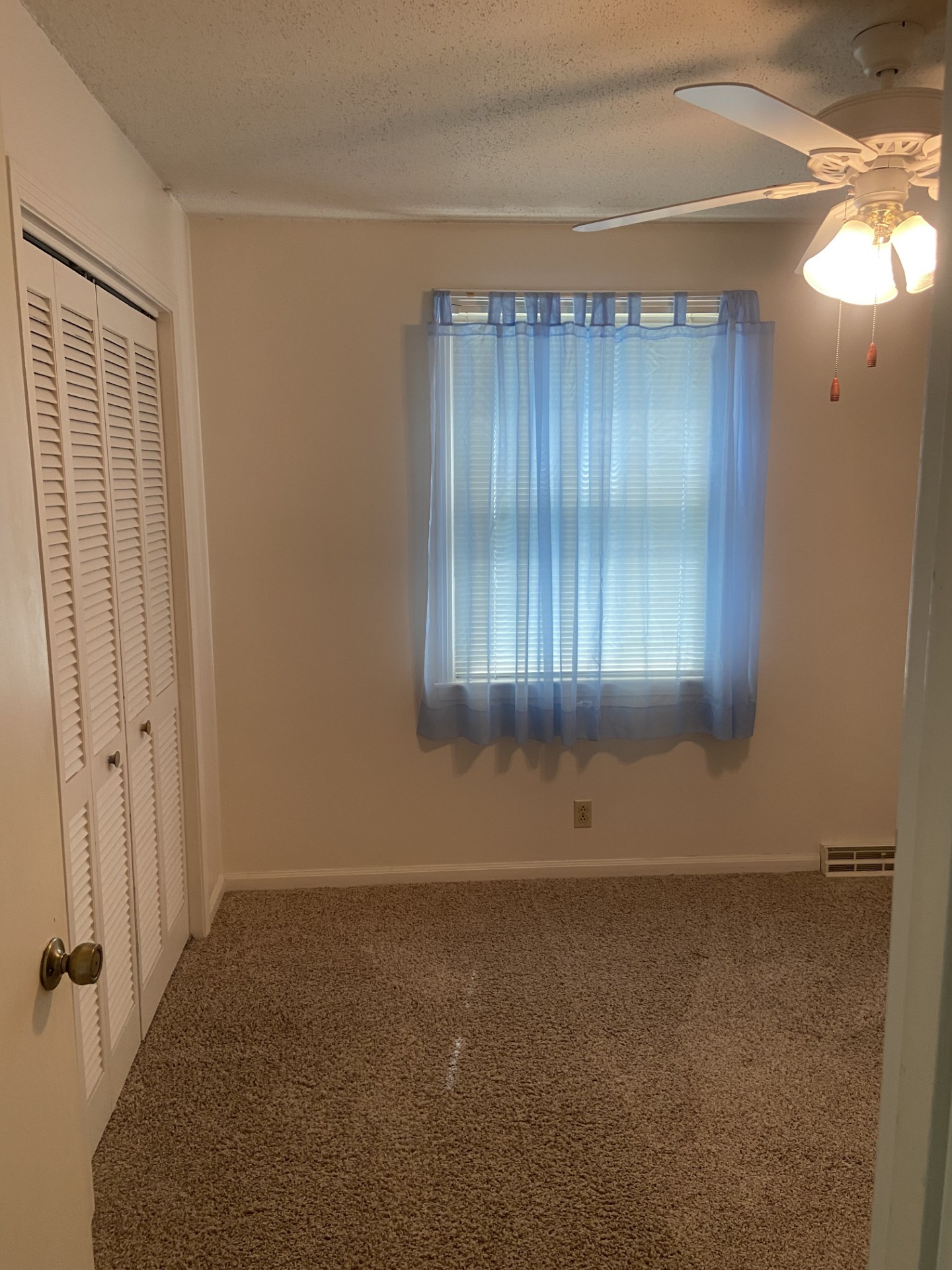 2169 Post Road Clarksville, TN 37043 - Photo 11 of 14 a view of an empty room with a window