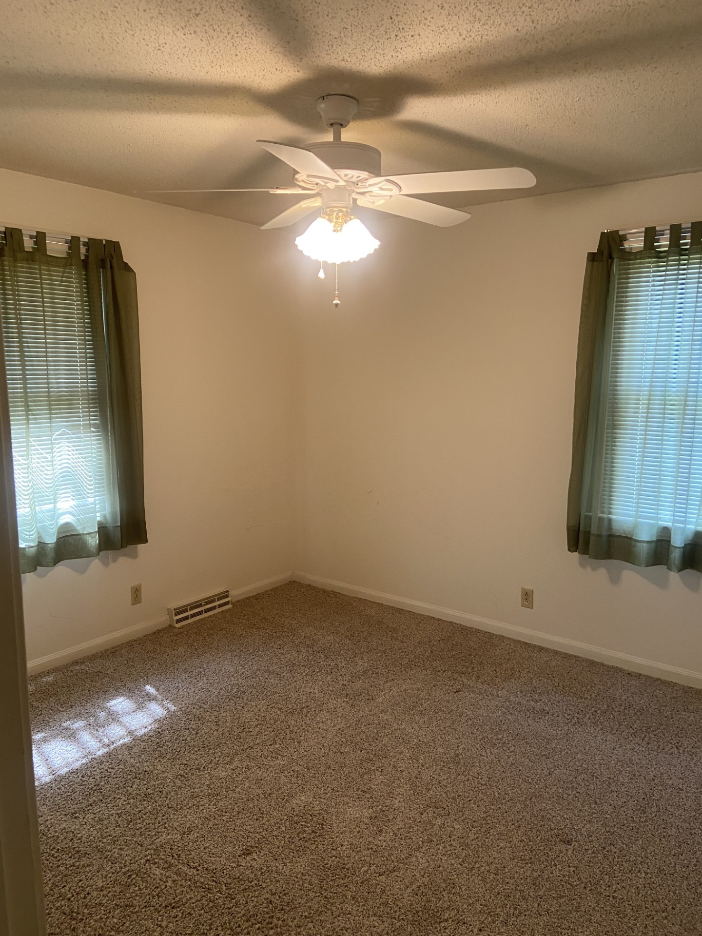 2169 Post Road Clarksville, TN 37043 - Photo 12 of 14 a view of an empty room