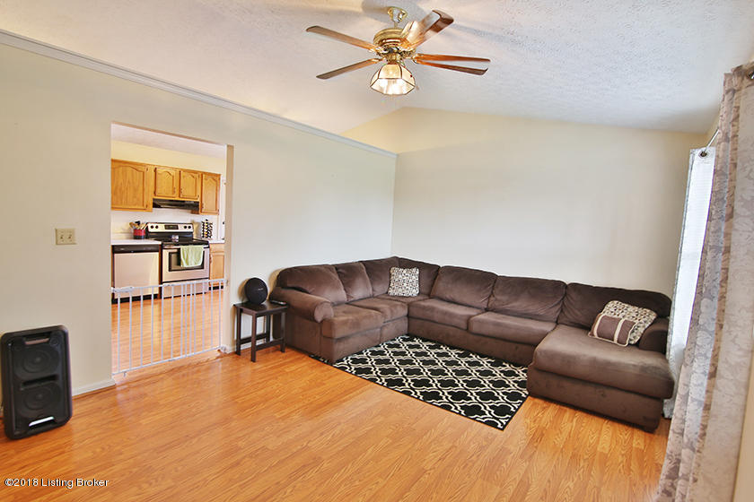 4711 Ridgeway Court Louisville, KY 40229 - Photo 10 of 25 Living Room