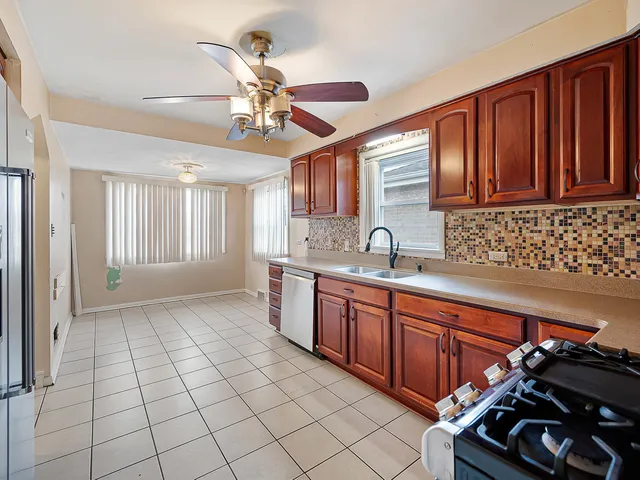 $174,900 | 10737 South Emerald Avenue, Chicago, IL 60628