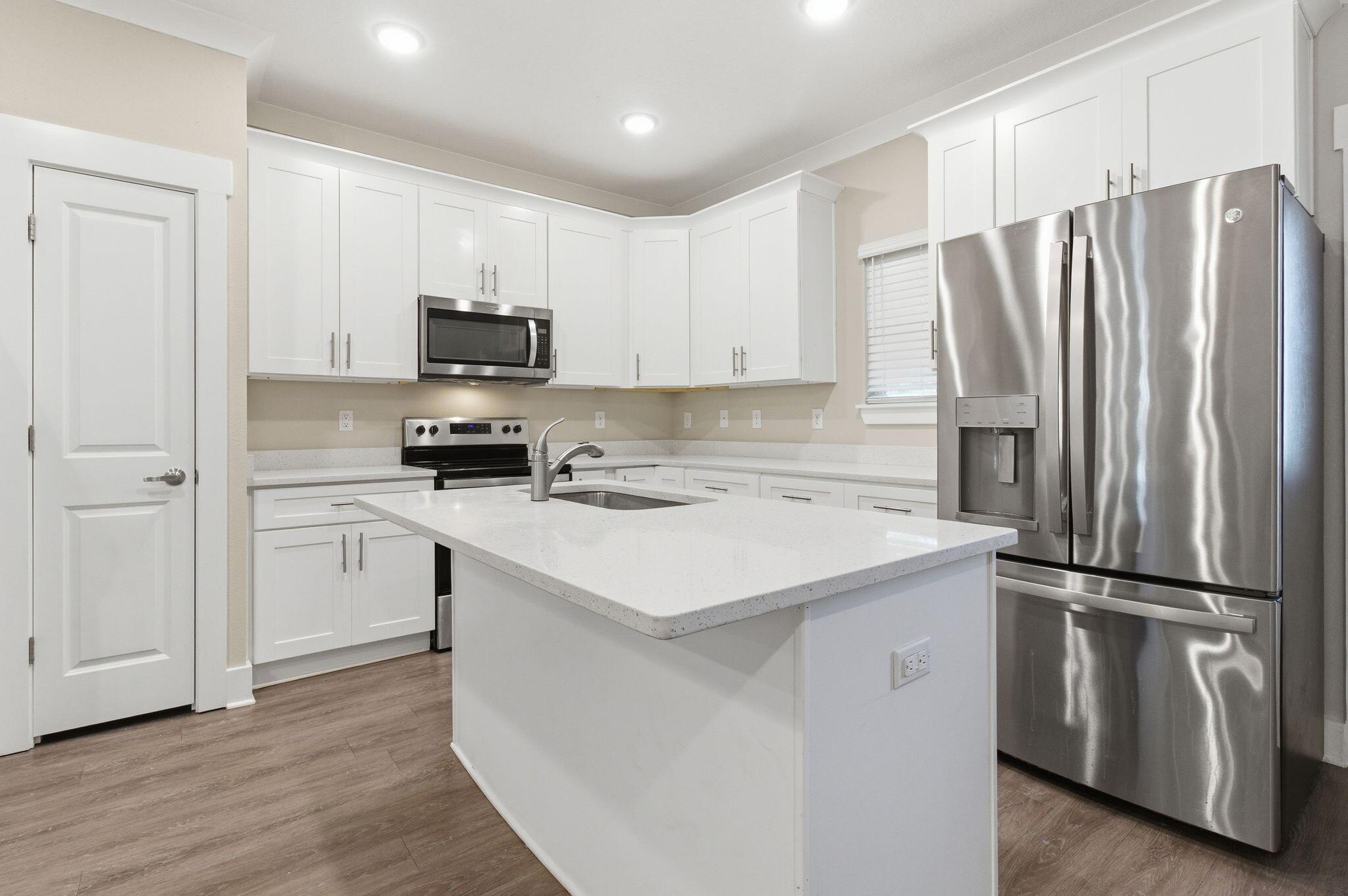 334 North Sand Palm Road Freeport, FL 32439 - Photo 10 of 39 aj2605281-1011