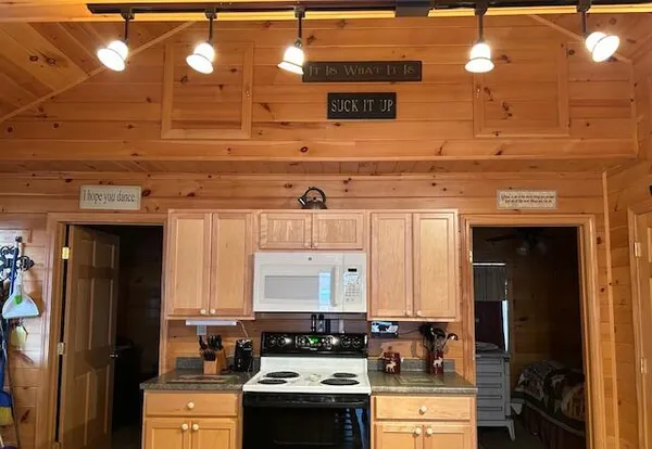 $679,000 | 28 Valentine Lane, Dexter, ME 04930
