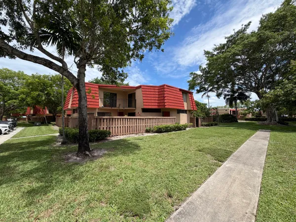 $2,450 | 8273 Severn Drive, Unit D, Boca Raton, FL 33433