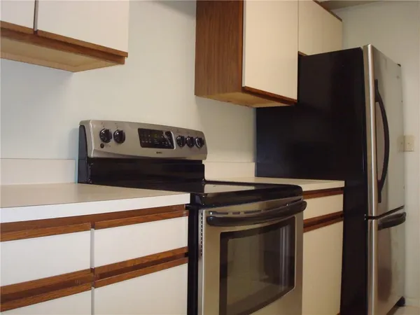 $1,850 | 887 Farmington Avenue, Unit 2K, West Hartford, CT 06119