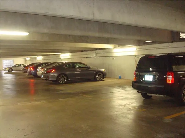 $1,850 | 887 Farmington Avenue, Unit 2K, West Hartford, CT 06119