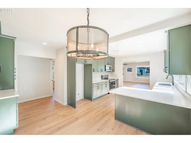 $449,500 | 1078 Young Street, Woodburn, OR 97071