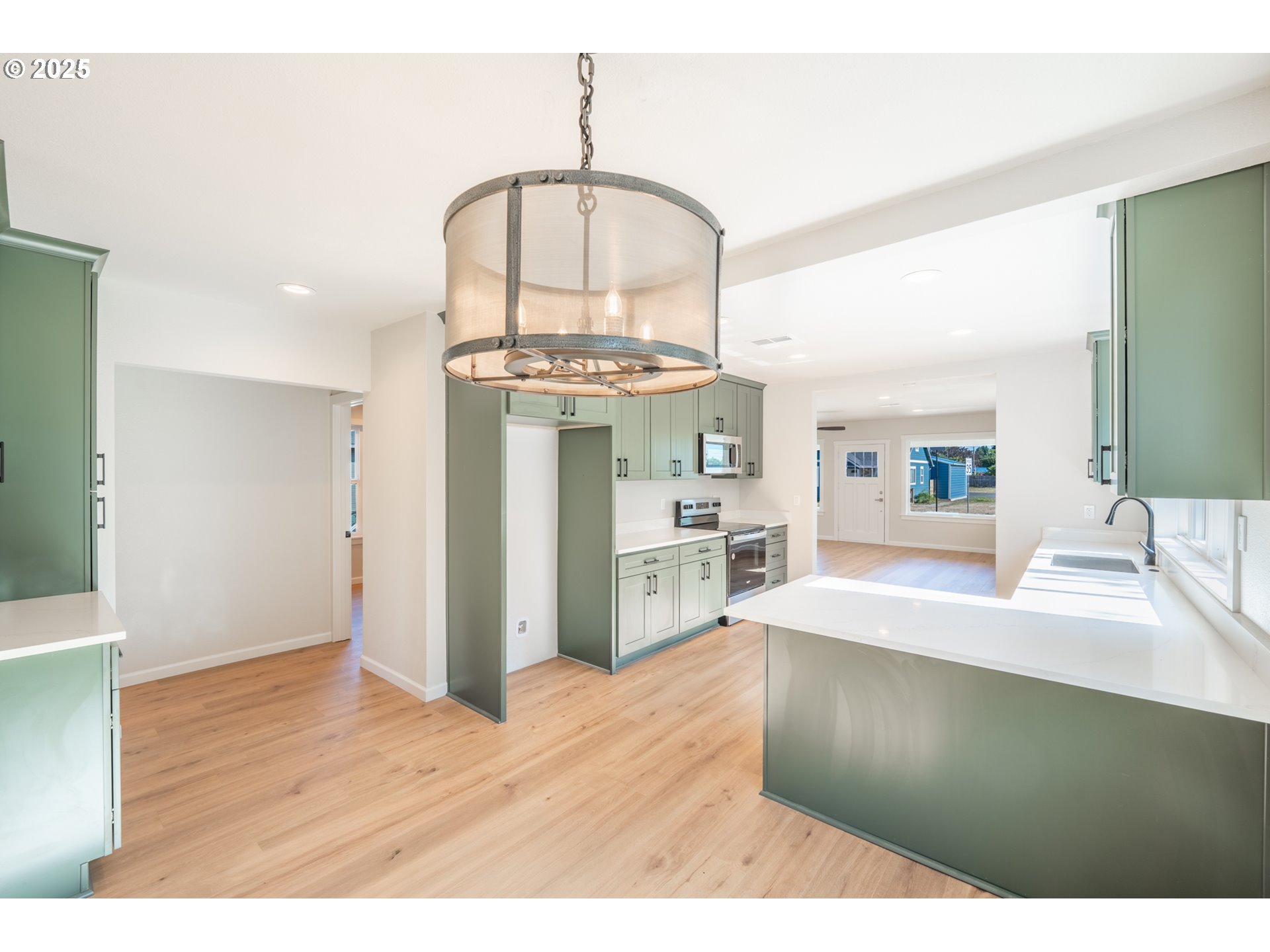 1078 Young Street Woodburn, OR 97071 - Photo 15 of 43