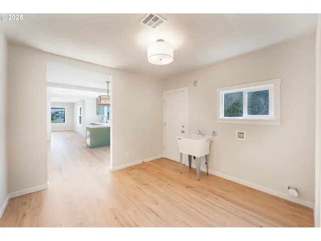 $449,500 | 1078 Young Street, Woodburn, OR 97071