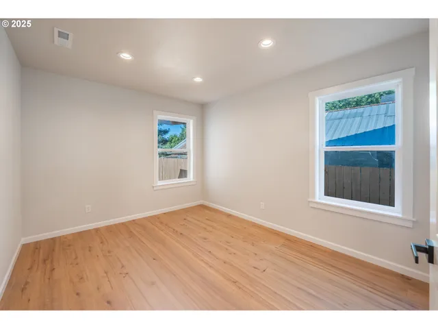 $449,500 | 1078 Young Street, Woodburn, OR 97071