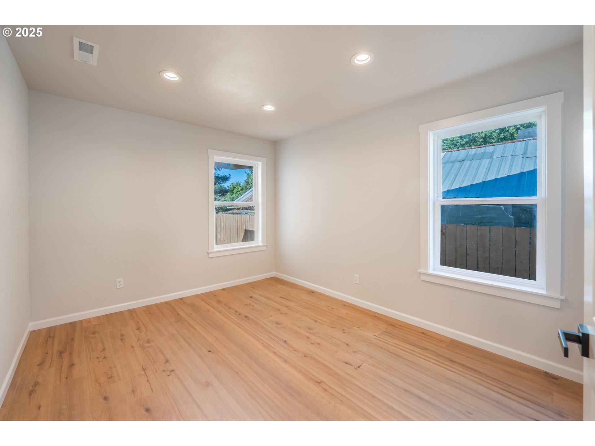 1078 Young Street Woodburn, OR 97071 - Photo 26 of 43