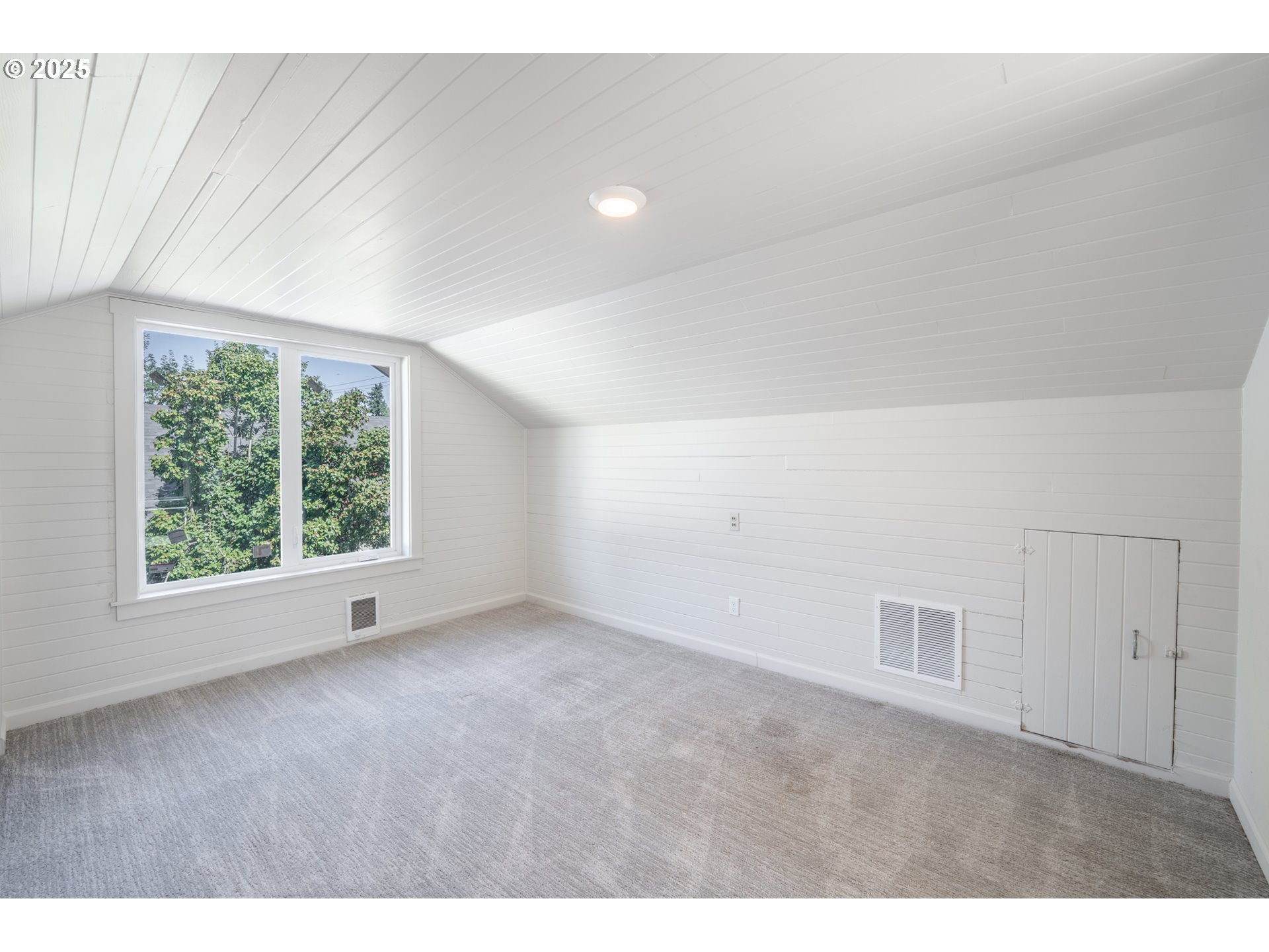 1078 Young Street Woodburn, OR 97071 - Photo 30 of 43