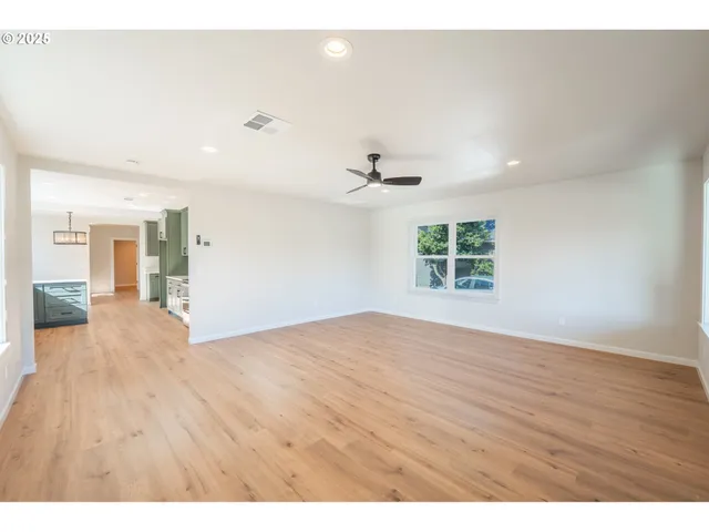 $449,500 | 1078 Young Street, Woodburn, OR 97071