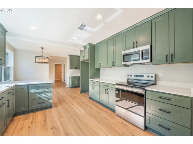 $449,500 | 1078 Young Street, Woodburn, OR 97071