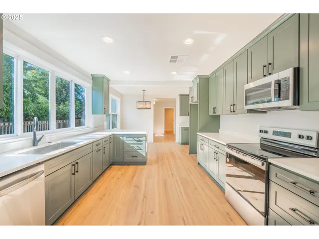 $449,500 | 1078 Young Street, Woodburn, OR 97071