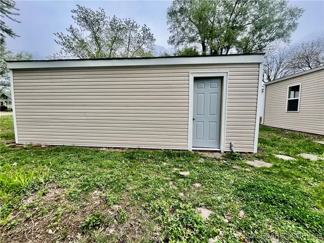 $230,000 | 407 West Cleveland Street, Versailles, MO 65084