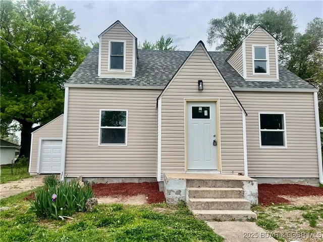 $230,000 | 407 West Cleveland Street, Versailles, MO 65084