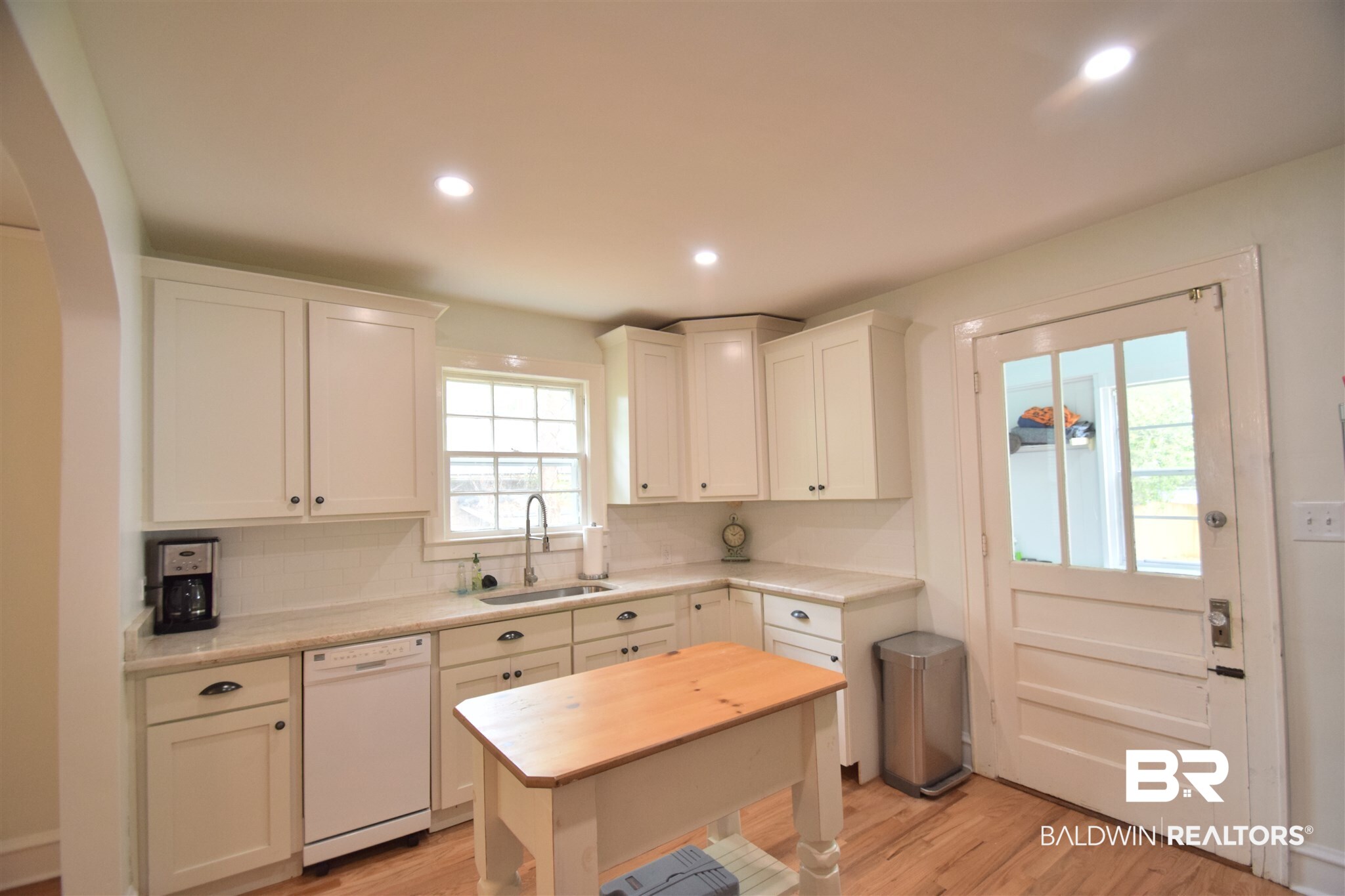 103 Crenshaw Street Mobile, AL 36606 - Photo 4 of 44