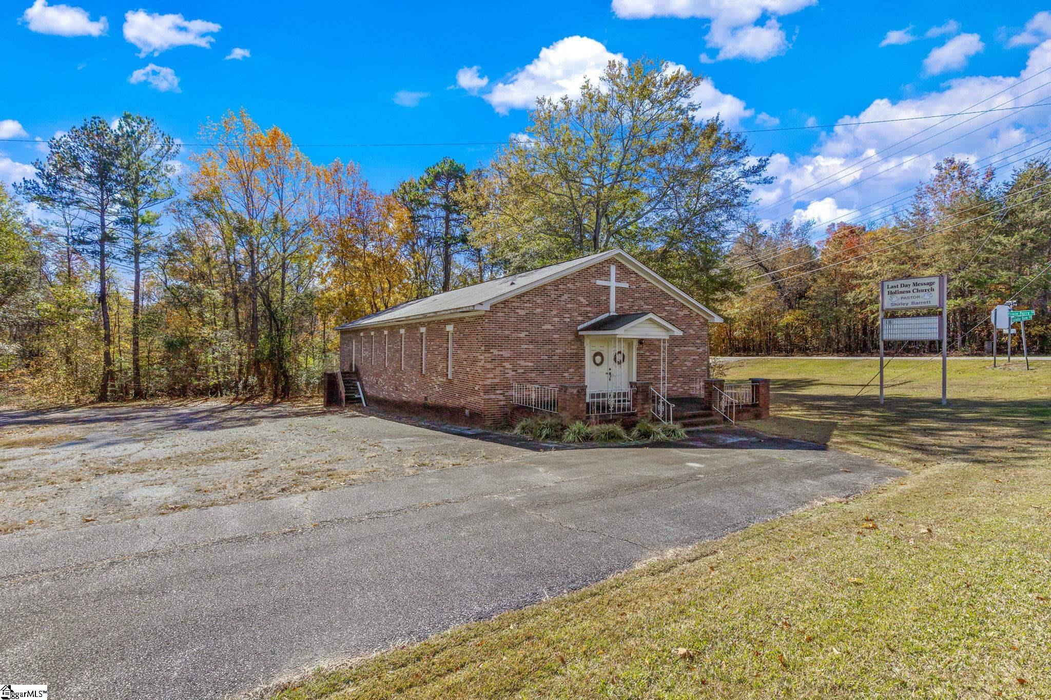 1330 Prince Perry Road Easley, SC 29640 - Photo 4 of 26 Gallery Image 4