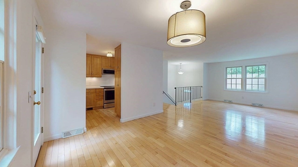 60 Wrentham Road Worcester, MA 01602 - Photo 12 of 39