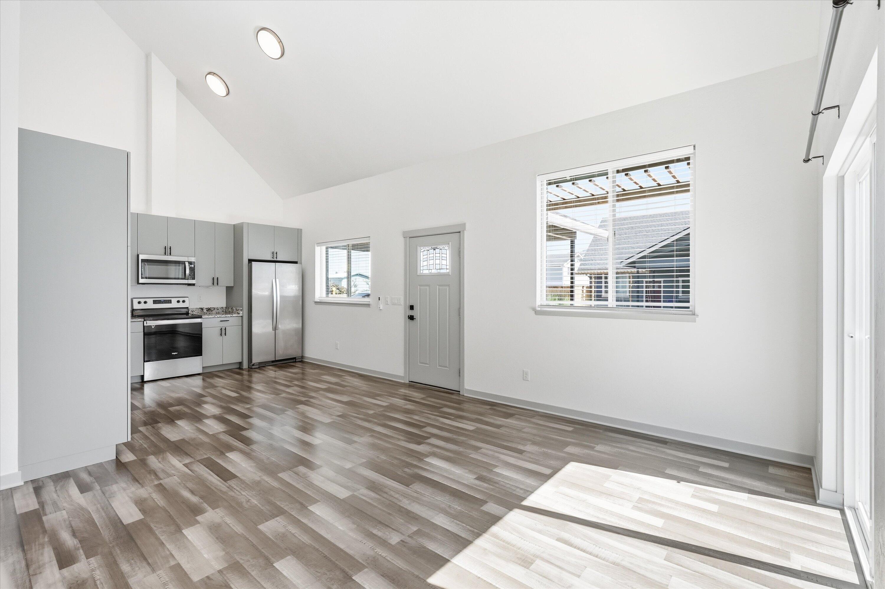 412 Azalea Court Talent, OR 97540 - Photo 10 of 38 10-412 Azalea Ct-7