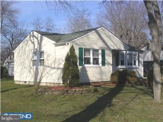 28 Laurel Road Clementon, NJ 08021 - Photo 3 of 12