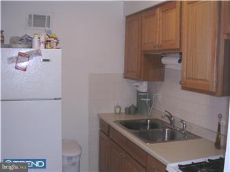 28 Laurel Road Clementon, NJ 08021 - Photo 9 of 12