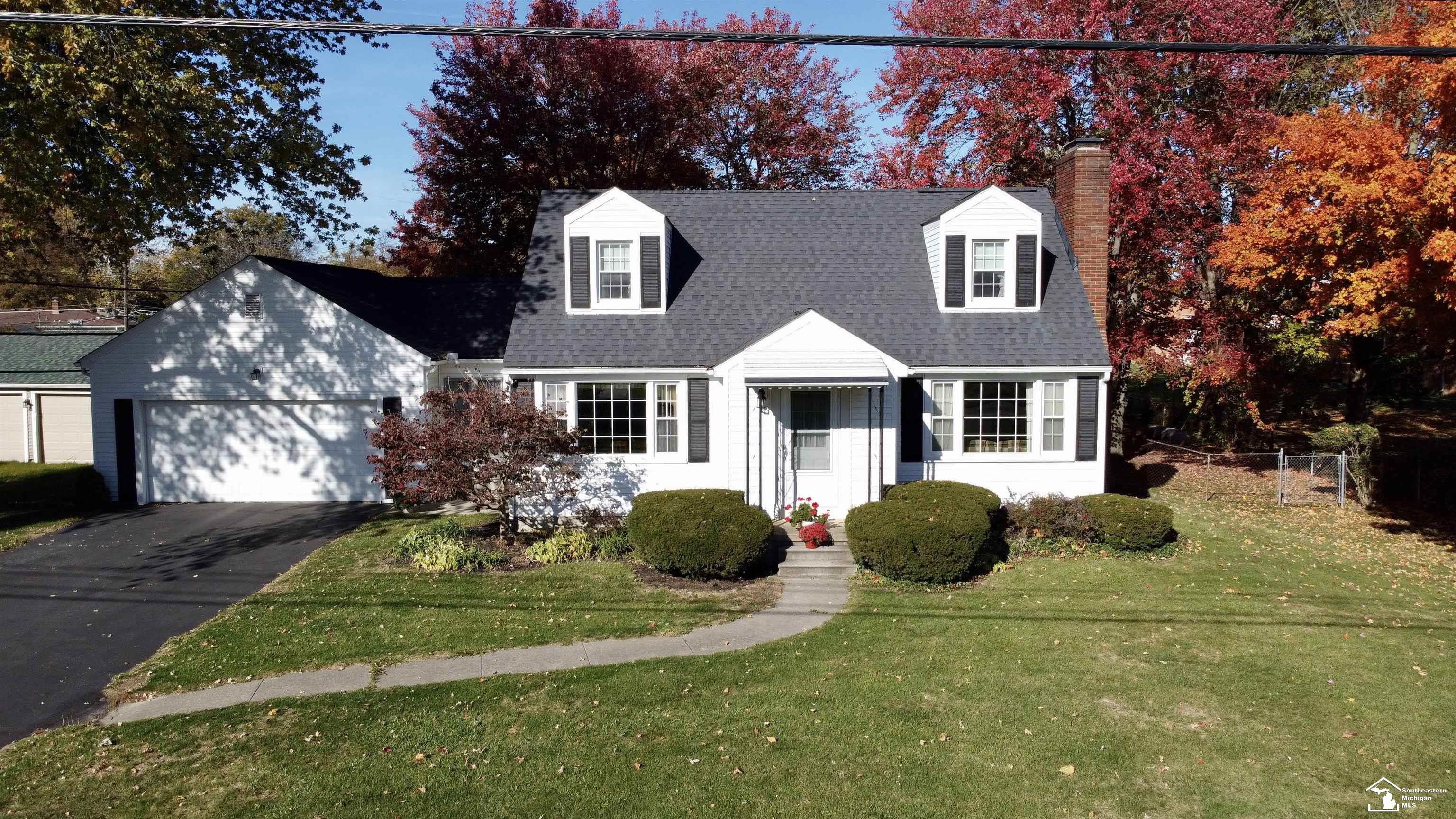 1624 North Custer Road Monroe, MI 48162 - Photo 2 of 56 50164666-e51bad82-8bb8-4aa7-ba7c-626349dbdee3.JPG