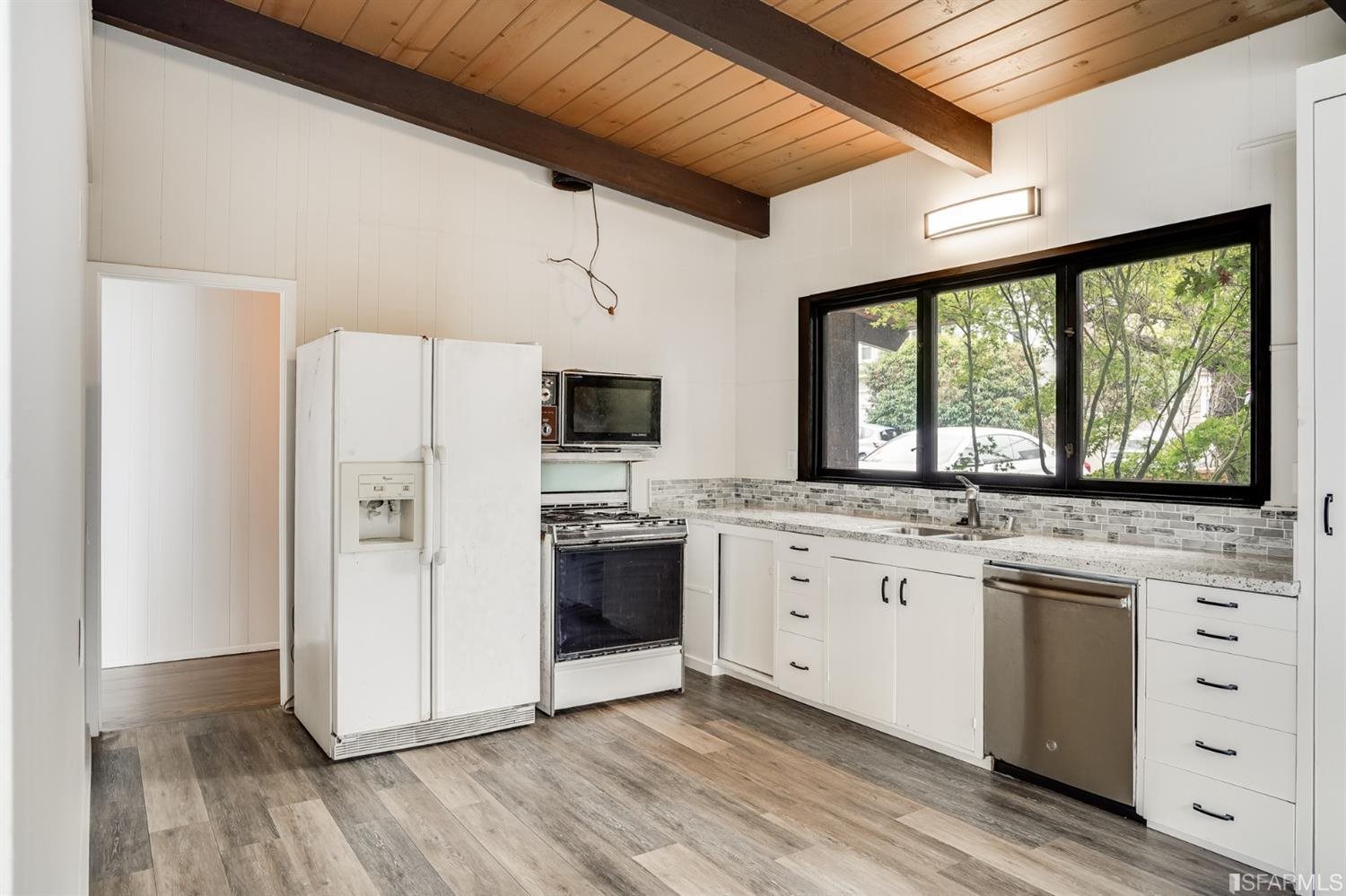 1270 Campus Drive Berkeley, CA 94708 - Photo 12 of 35