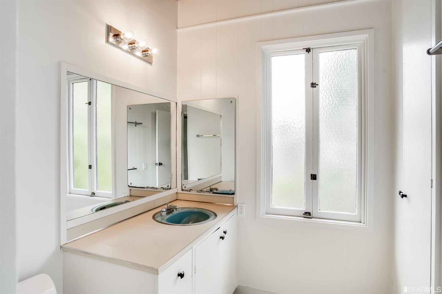 1270 Campus Drive Berkeley, CA 94708 - Photo 20 of 35