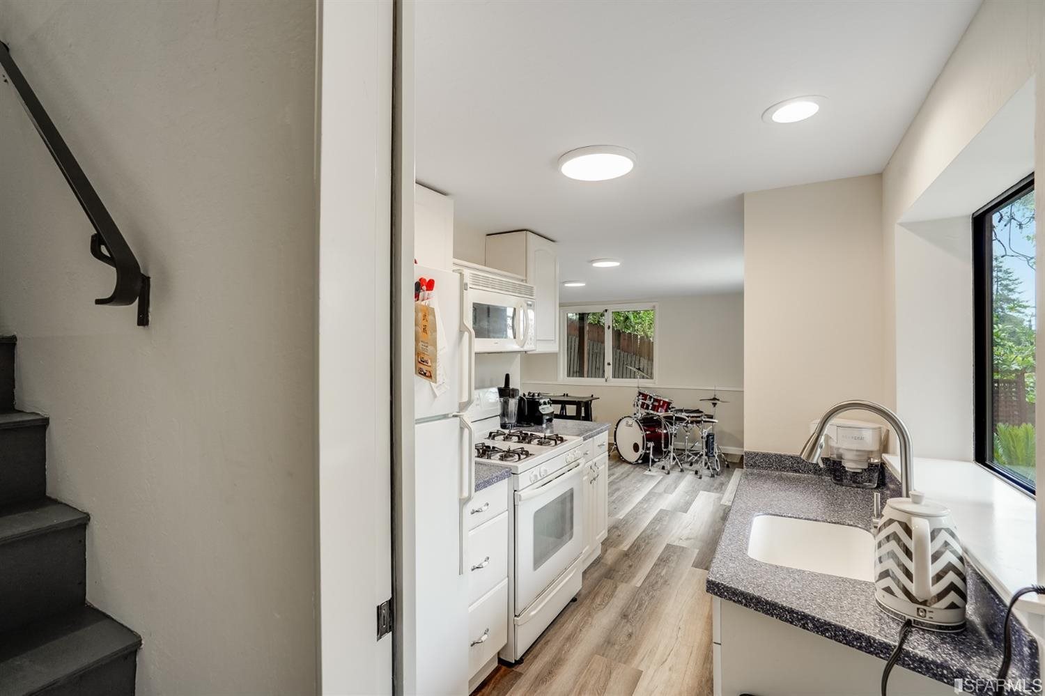 1270 Campus Drive Berkeley, CA 94708 - Photo 26 of 35