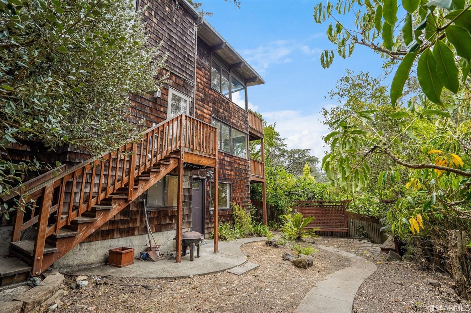 1270 Campus Drive Berkeley, CA 94708 - Photo 32 of 35