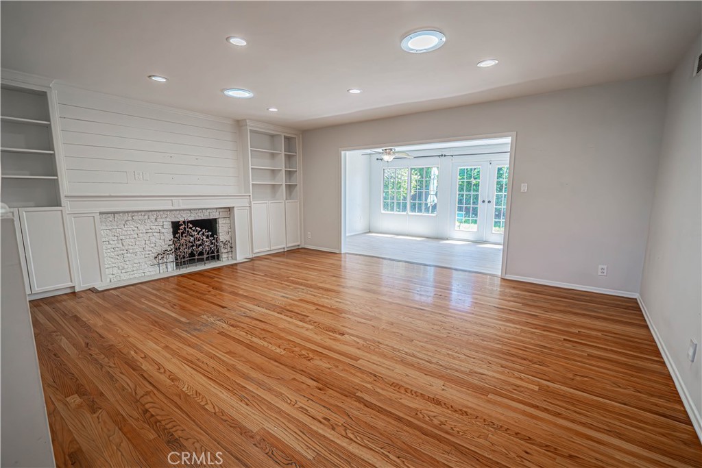 8534 Bothwell Road Northridge, CA 91324 - Photo 5 of 37