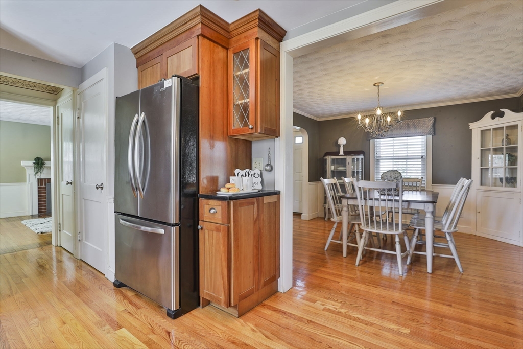 8 Hillcrest Road Wakefield, MA 01880 - Photo 12 of 42 Gallery Image 12