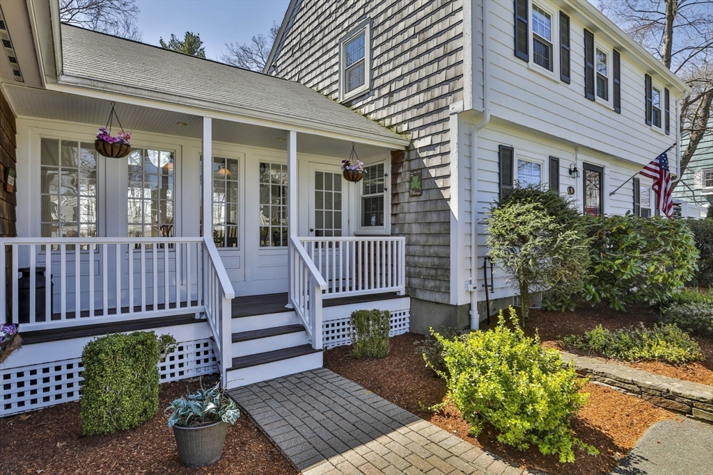 8 Hillcrest Road Wakefield, MA 01880 - Photo 2 of 42 Gallery Image 2