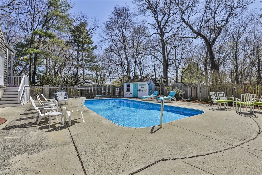 8 Hillcrest Road Wakefield, MA 01880 - Photo 38 of 42 Gallery Image 38