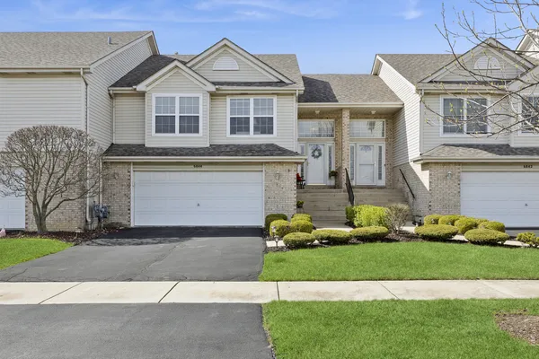 $325,000 | 6844 Zurich Court, Unit 6844, Tinley Park, IL 60477