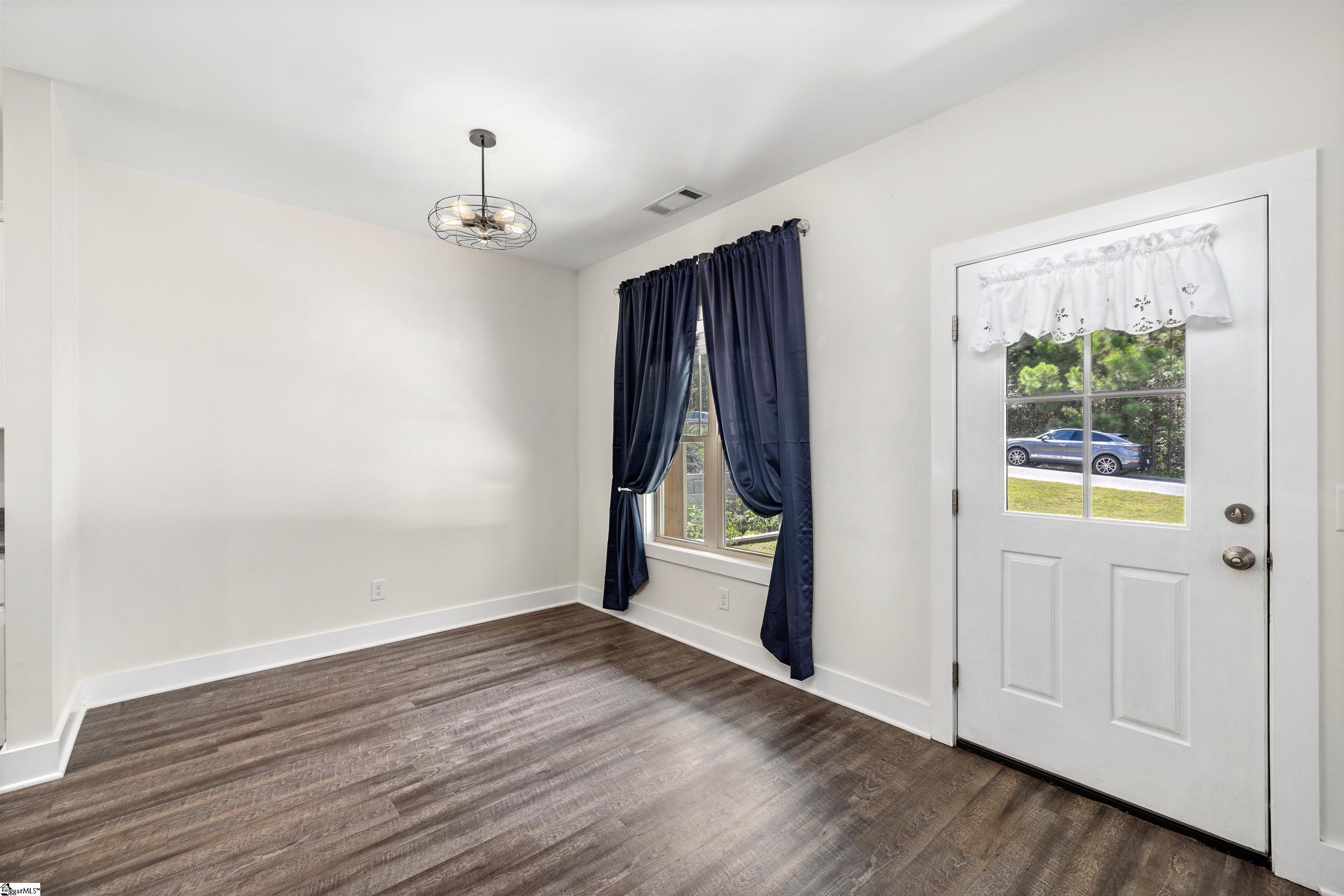 272 Lee Lane Seneca, SC 29678 - Photo 12 of 33