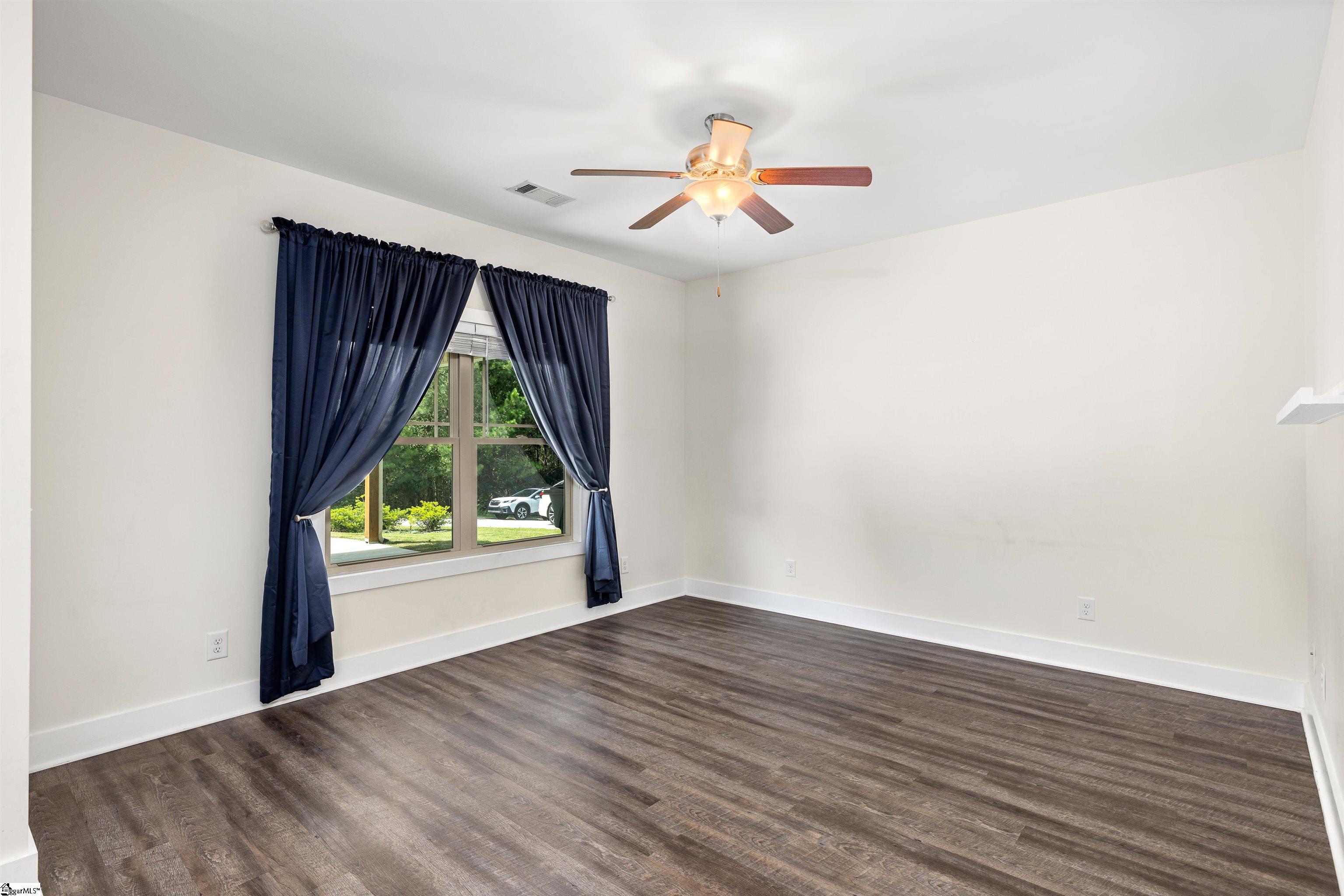 272 Lee Lane Seneca, SC 29678 - Photo 9 of 33