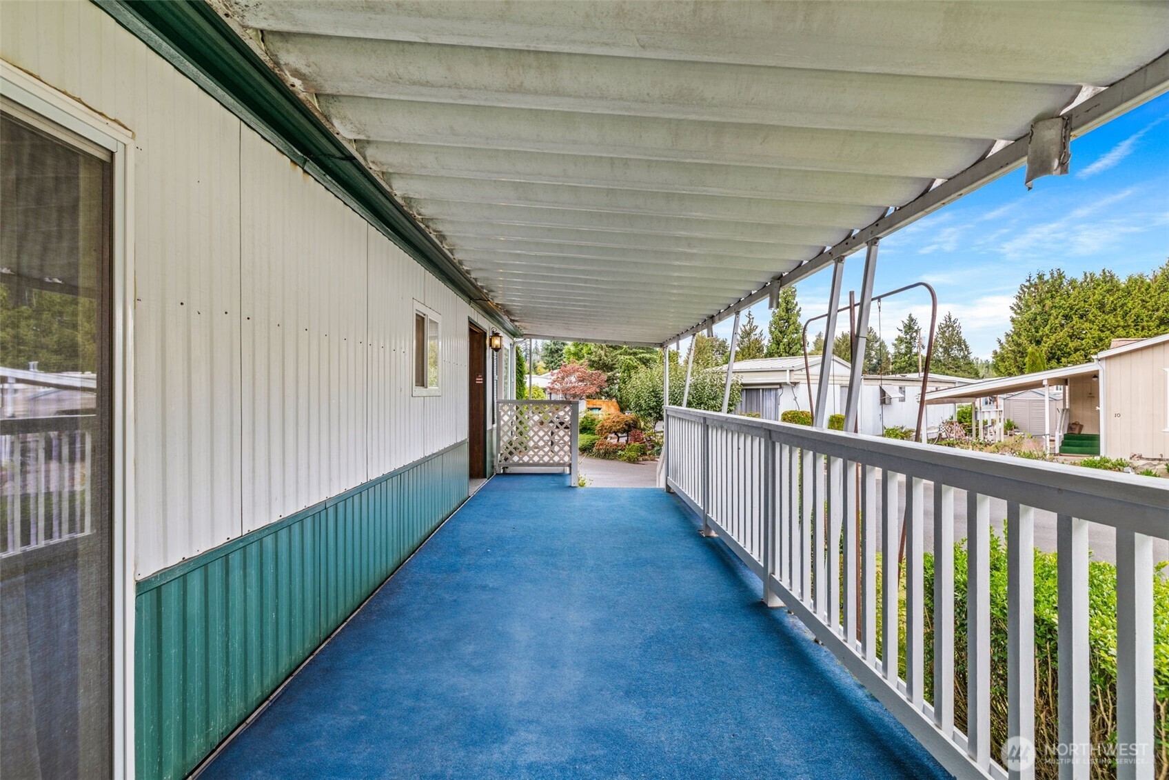 11330 East Riverside Drive, Unit 7 Bothell, WA 98011 - Photo 6 of 32 a view of a porch