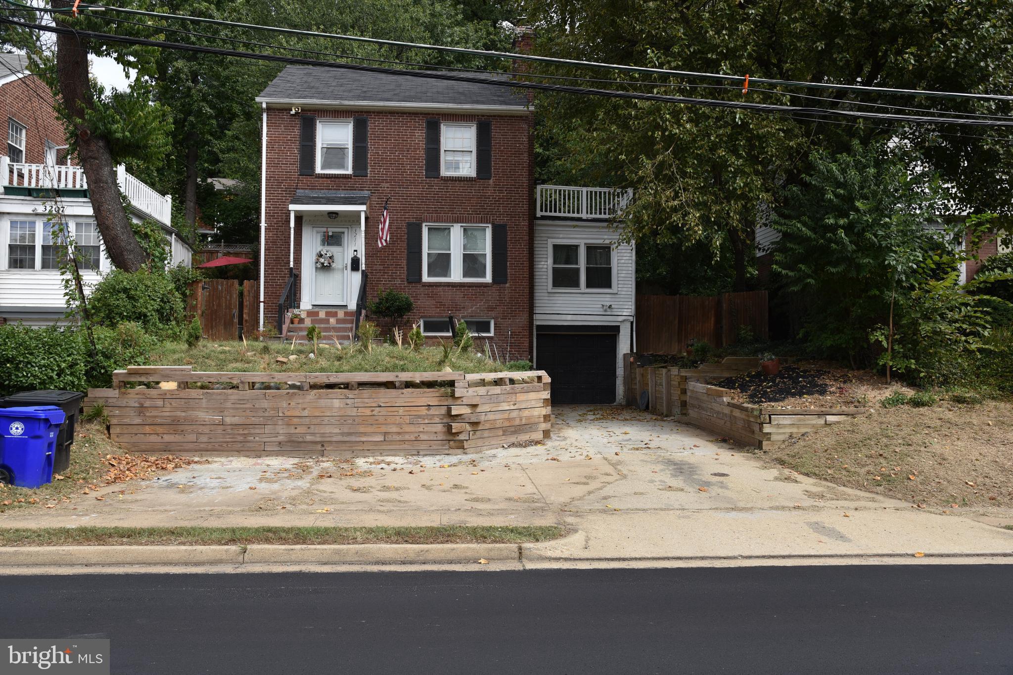 3211 South Glebe Road Arlington, VA 22202 - Photo 1 of 46 3 level all brick
