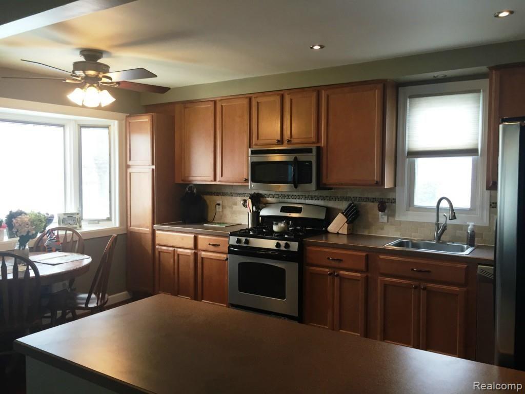 6777 Pelham Road Allen Park, MI 48101 - Photo 6 of 16