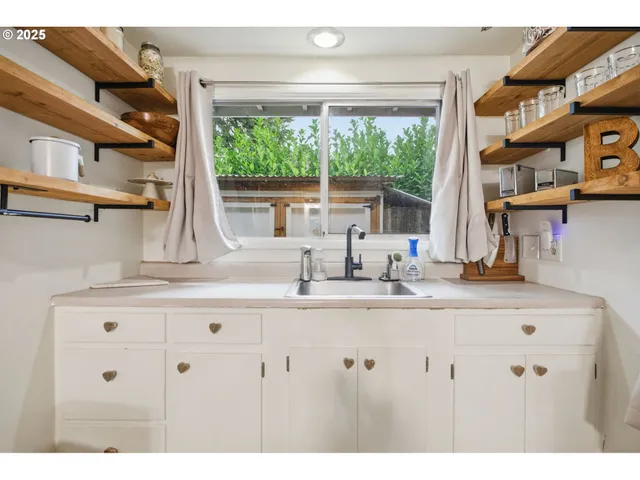 $539,000 | 1483 Barton Street, Eugene, OR 97404