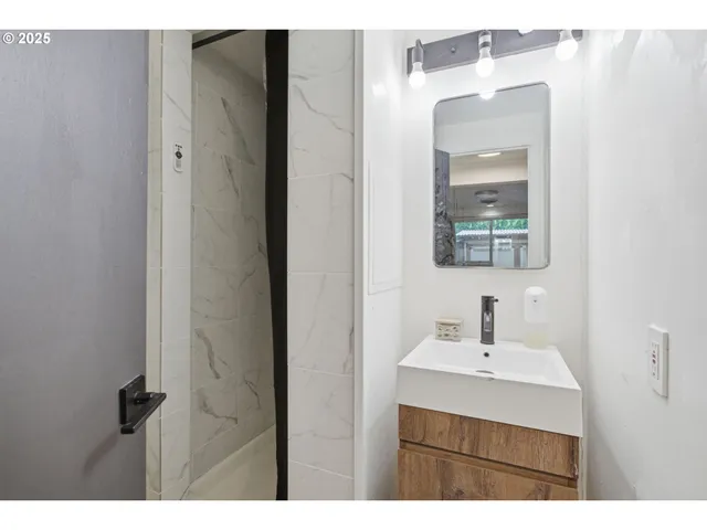 $539,000 | 1483 Barton Street, Eugene, OR 97404