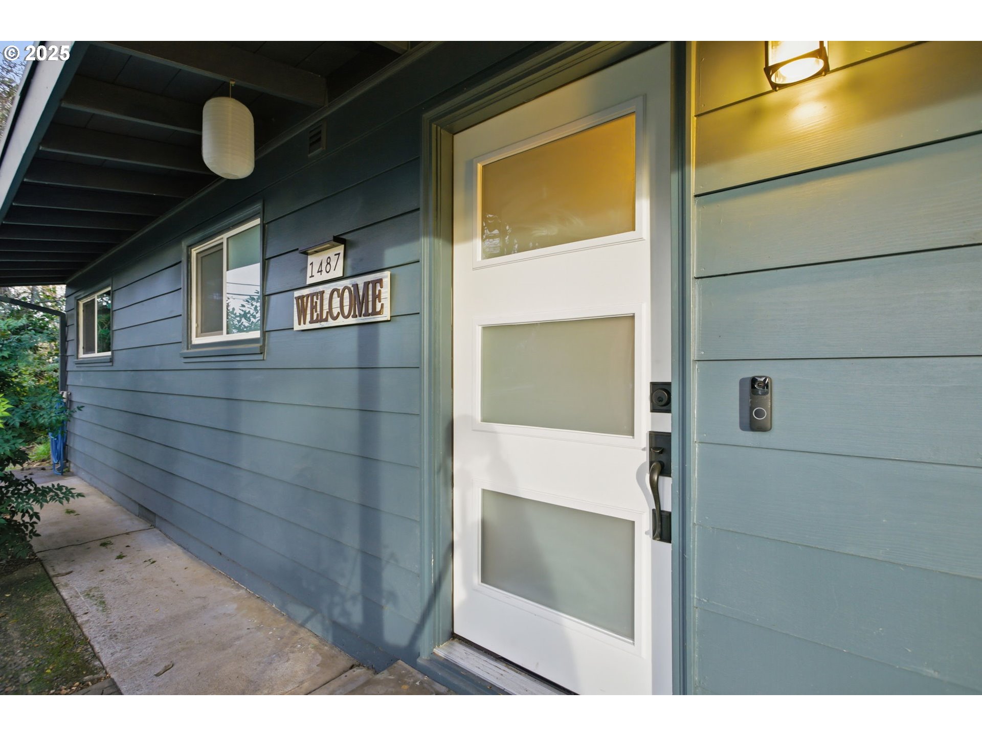 1483 Barton Street Eugene, OR 97404 - Photo 3 of 43