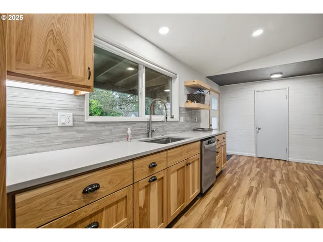 $539,000 | 1483 Barton Street, Eugene, OR 97404