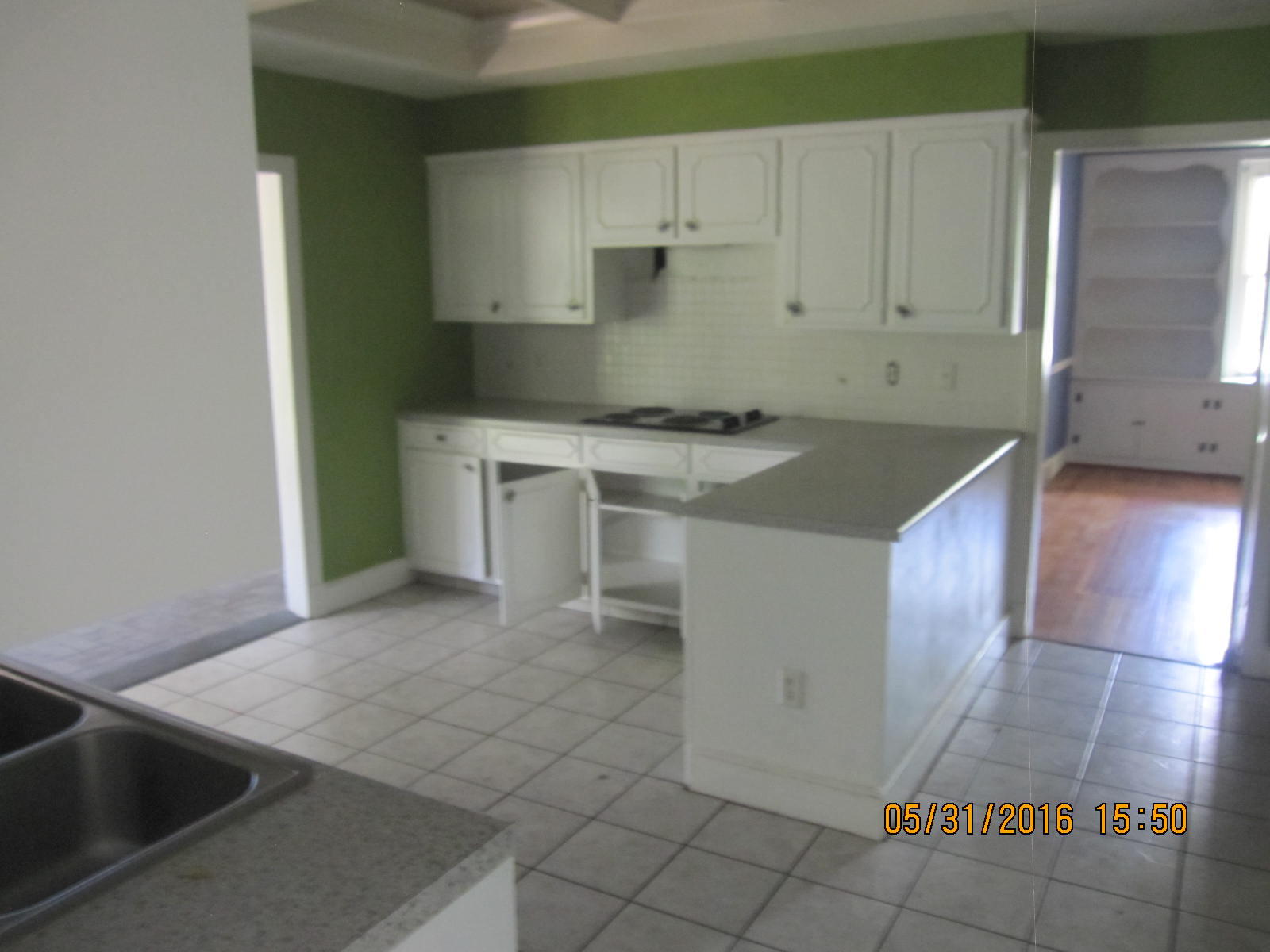 107 Bellinger Street Walterboro, SC 29488 - Photo 8 of 34 IMG_2875