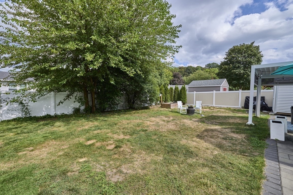 84 Redfield Road Wakefield, MA 01880 - Photo 16 of 37 Gallery Image 16