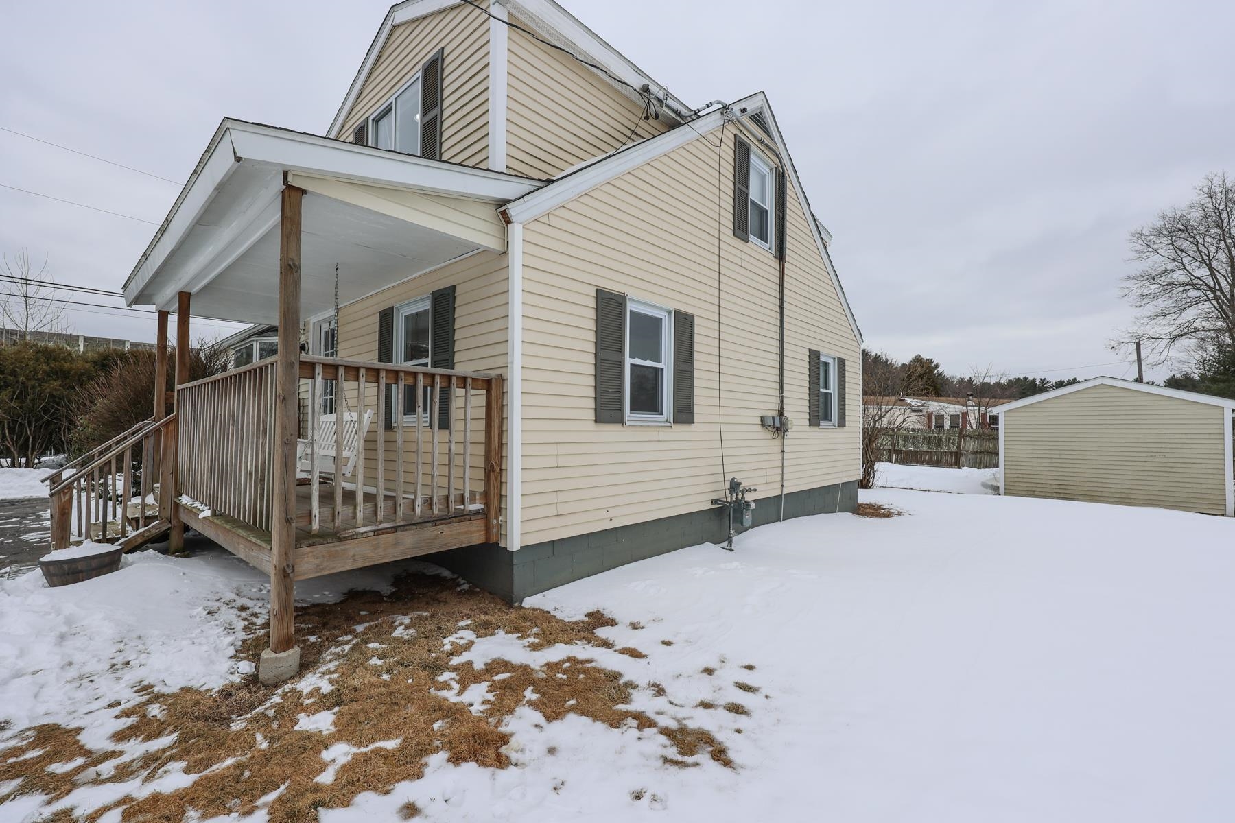 31 Lowell Road Salem, NH 03079 - Photo 3 of 38